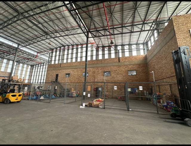 7,625M² WAREHOUSE TO LET IN NORTH RIDING
